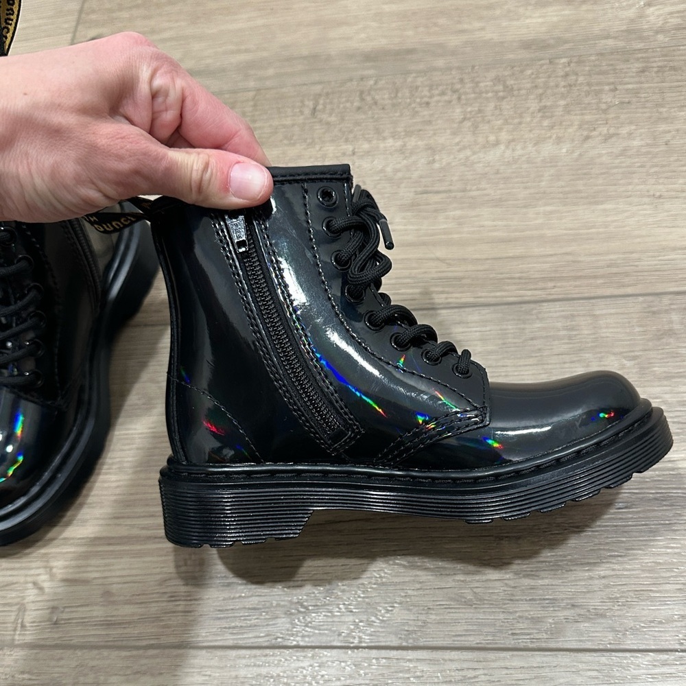 NEW Dr Marten Shiny Patent 1460 Black Rainbow Lace-Up Kids Combat Boots bold - Picture 6 of 9